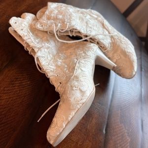 House of Elliot England Handmade White Lace Boots, unworn